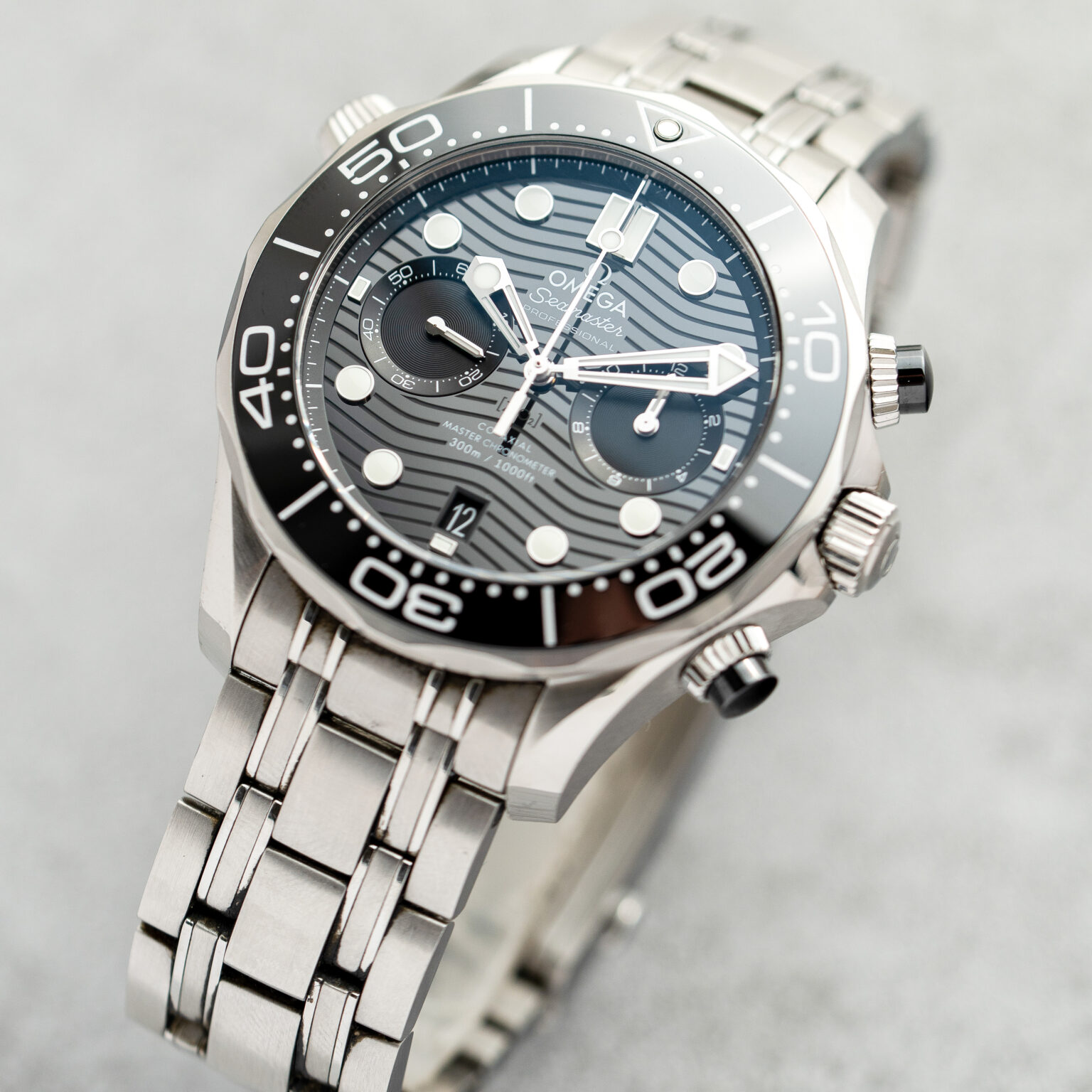 Omega Seamaster Diver 300 M 44mm Chronograph with papers - Image 3