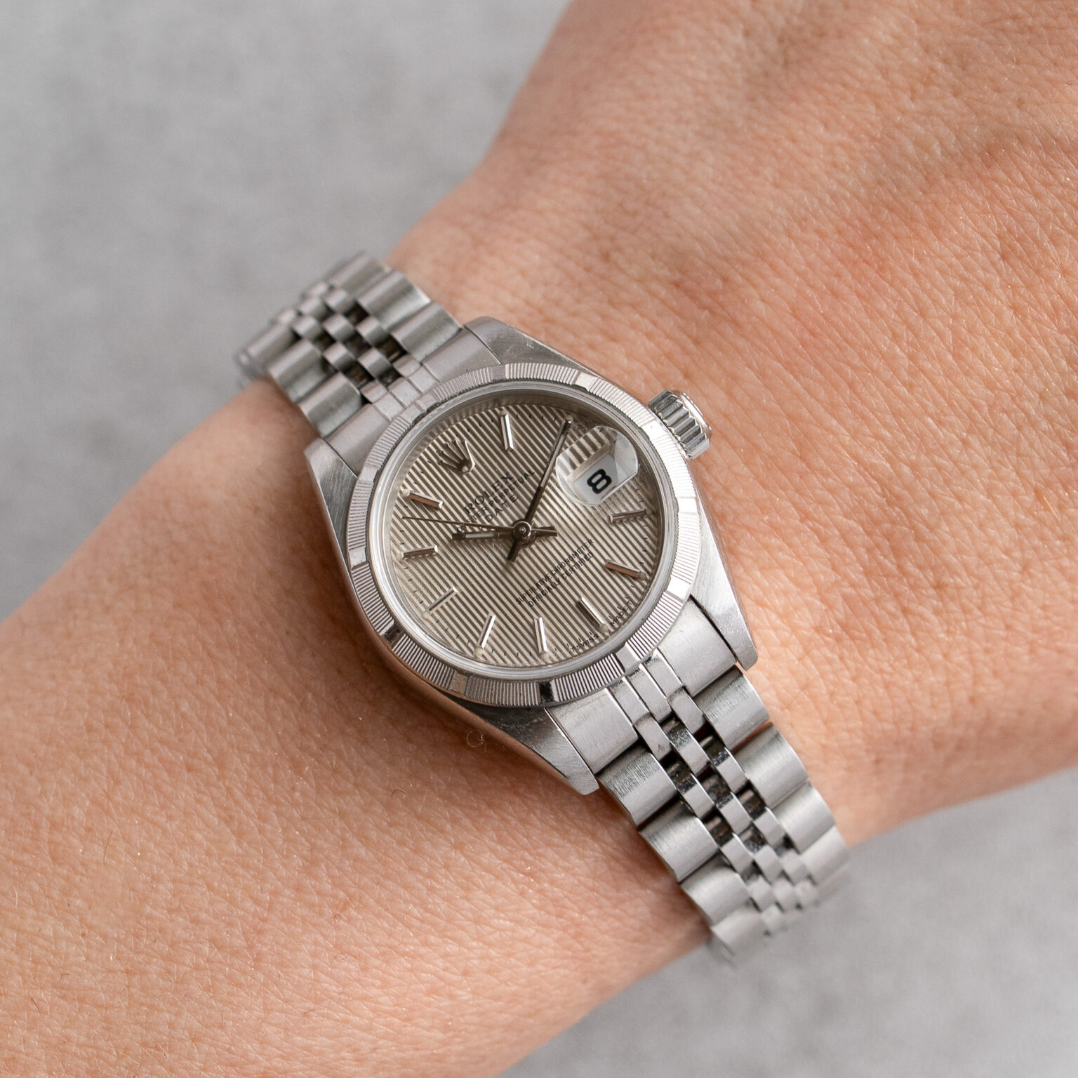 Rolex Oyster Perpetual Date 69190 - Image 2