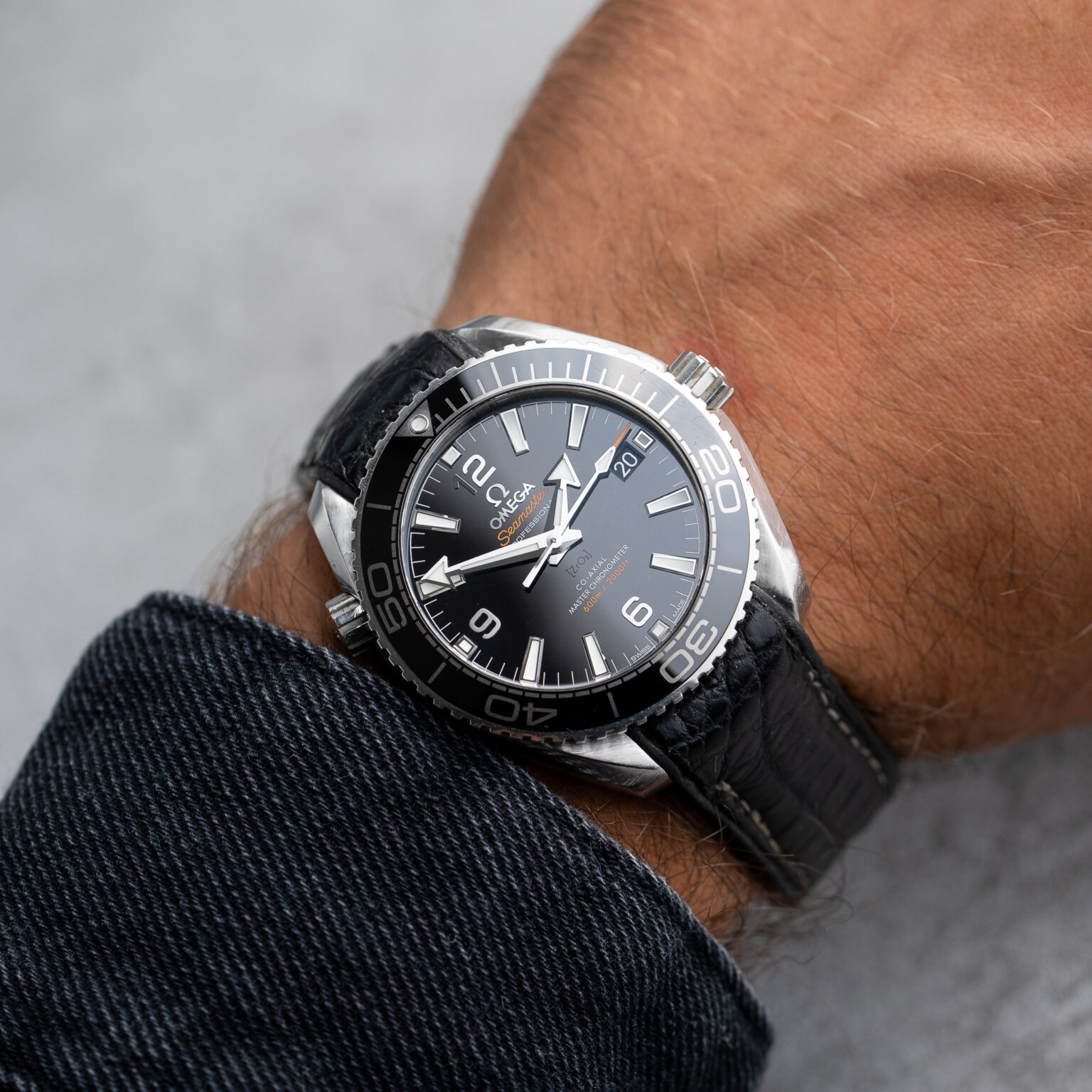 Omega Seamaster Planet Ocean 215.33.40.20.01.001 - Image 2