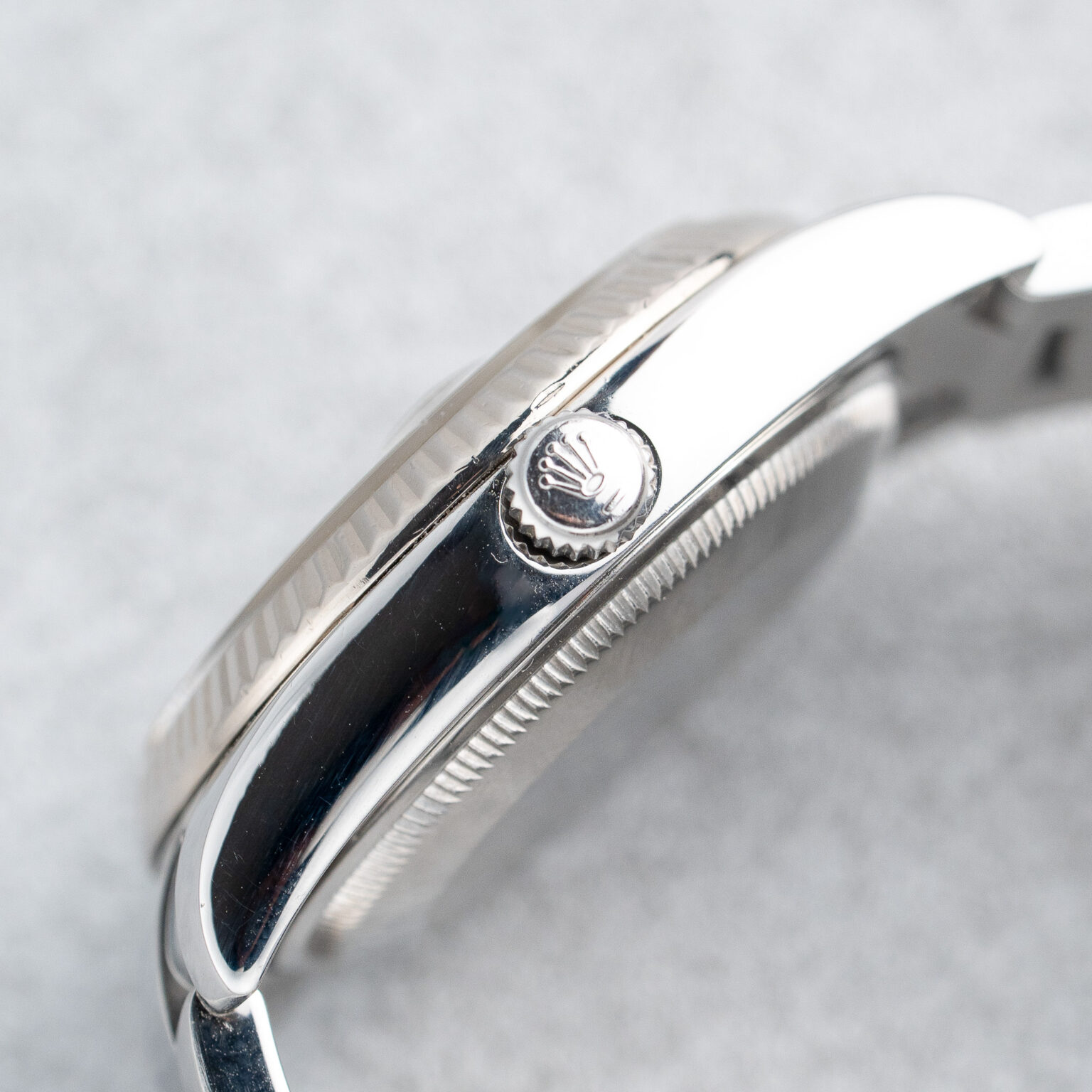 Rolex Oyster Perpetual Date ref. 115234 - Image 5
