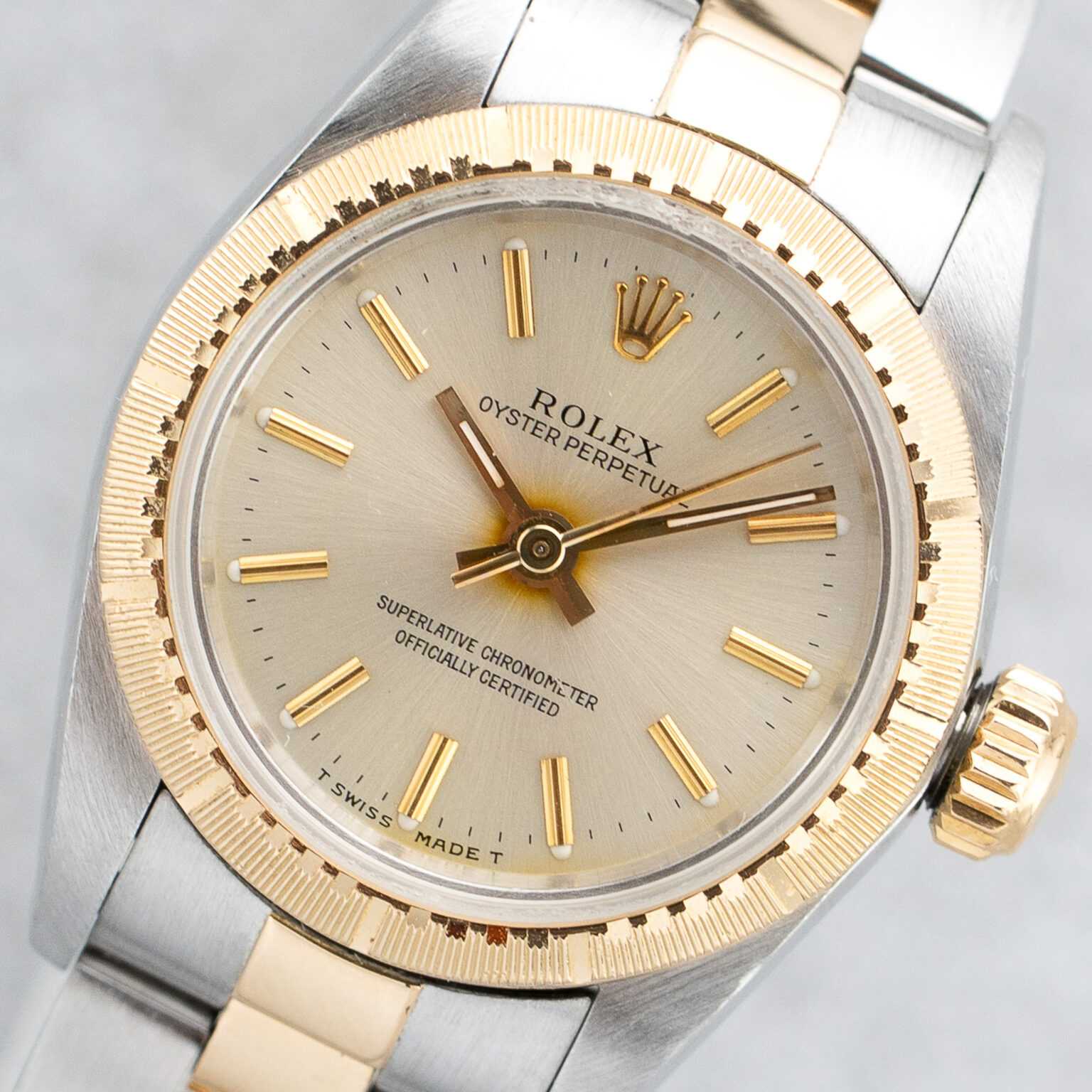 Rolex Oyster Perpetual 24 – Ref. 67243 | Silver Sunburst Dial | 1991 - Image 4