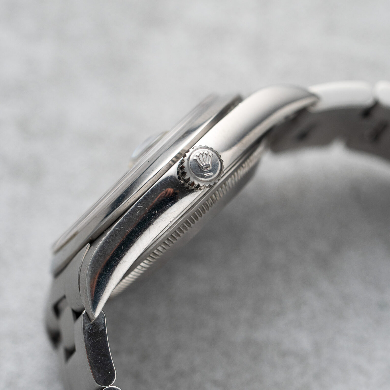 Rolex Oyster Perpetual Date 34 – Ref. 15200 | Blue Arabic Dial | 2000 - 7. kép